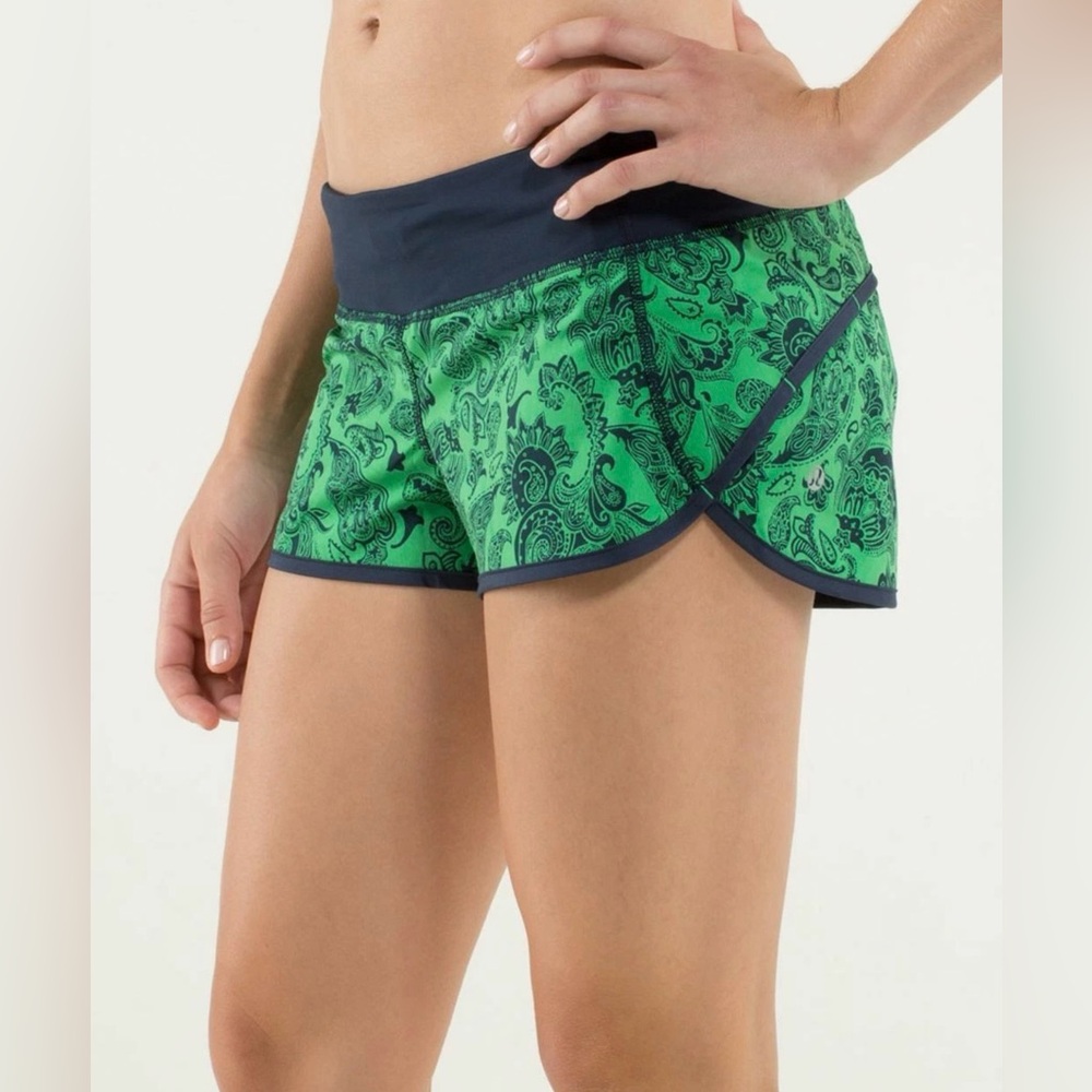 🌿 Lululemon Speed Short Size 4 – Slalom Green Bean Paisley Inkwell
